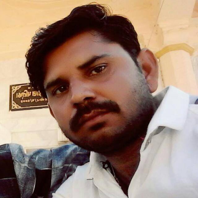 Ramdan Gadhavi, Co-Founder of MAAMOGAL AGRO FOOD LLP